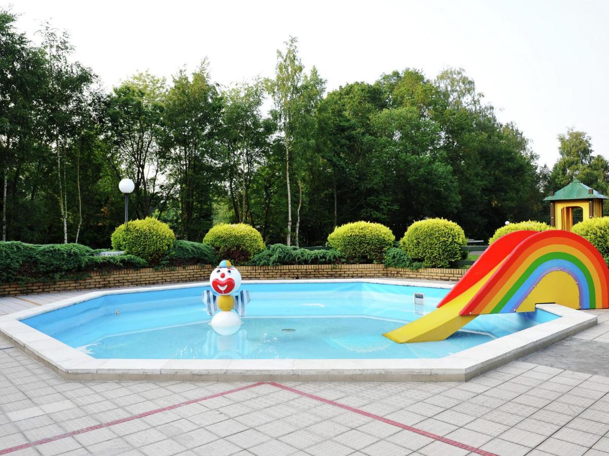Spacious Home With A Fireplace At 3 Km From Baarle-Nassau Esterno foto